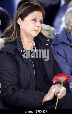 Bildnummer : 56248987 Datum : 04.11.2011 Copyright : imago/Xinhua (111104) -- JÉRUSALEM, 4 novembre 2011 (Xinhua) -- Dalia Rabin, fille de feu le Premier ministre israélien Yitzhak Rabin assiste à une cérémonie commémorative à l'occasion du 16e anniversaire de l'assassinat de Rabin au cimetière du mont Herzl à Jérusalem, le 4,2011 novembre.(Xinhua/Ariel Jerozolimski)(srb) MIDEAST-JERUSALEM-RABIN-ASSASSINATION-ANNIVERSHAT PUBLICATIONION FriedxNOTxINxINxINxCHN People Politik Grumd Erumd 2011 56248987 Date 04 11 2011 Copyright Imago XINHUA Jérusalem nov 4 2011 XINHUA Dalia Rabi Banque D'Images