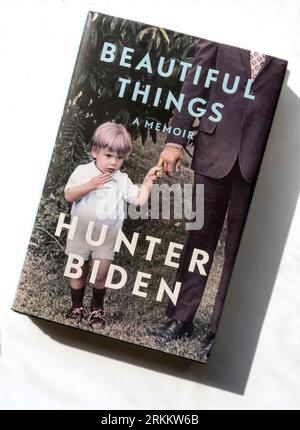 Une copie de l’autobiographie de Hunter Biden de 2021 « Beautiful Things A Memoir » le mardi 22 août 2023. (© Richard B. Levine) Banque D'Images