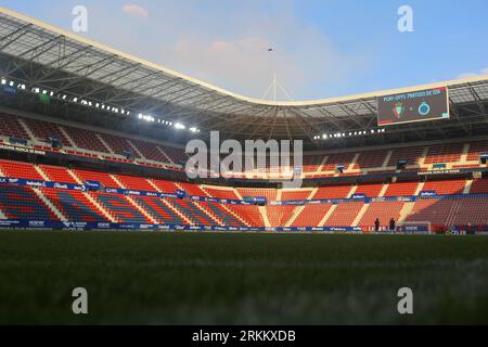 24 août 2023, Pampelune, Communauté forale de Navarre, Espagne : Pampelune, Espagne, 24 août 2023 : le terrain du stade El Sadar lors du match de première étape de la ronde préliminaire de l'UEFA Europa Conference League 2023-24 entre CA Osasuna et Club Brugge au stade El Sadar, à Pampelune, le 24 août 2023. (Image de crédit : © Alberto Brevers/Pacific Press via ZUMA Press Wire) USAGE ÉDITORIAL SEULEMENT! Non destiné à UN USAGE commercial ! Banque D'Images