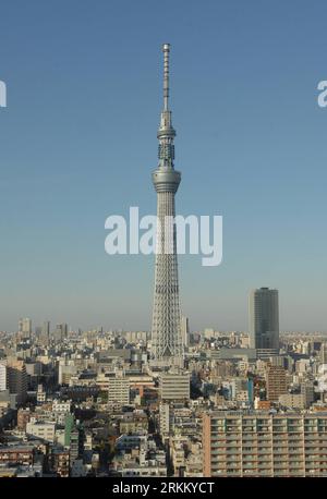 Bildnummer : 56290743 Datum : 17.11.2011 Copyright : imago/Xinhua (111117) -- TOKYO, 17 novembre 2011 (Xinhua) -- la photo prise le 17 novembre 2011 montre le Tokyo Sky Tree à Tokyo, capitale du Japon. La tour de 634 mètres de haut, qui est située à Sumida, Tokyo, est reconnue comme la plus haute tour du monde par Guiness World Records jeudi et sera ouverte au public le 22 mai 2012. (Xinhua/Kenichiro Seki) (zwx) JAPON-TOKYO SKY TREE-GUINESS RECORD DU MONDE PUBLICATIONxNOTxINxCHN Gesellschaft Rekord Weltrekord grösstes Gebäude der Welt Turm premiumd xns x0x 2011 hoch 56290743 Date 17 Banque D'Images