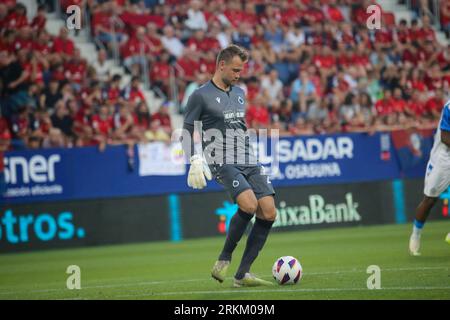 24 août 2023, Pampelune, Communauté forale de Navarre, Espagne : Pampelune, Espagne, 24 août 2023: Simon Mignolet (22 ans), gardien du Club Bruges, avec le ballon lors du match de première étape du tour préliminaire de l'UEFA Europa Conference League 2023-24 entre CA Osasuna et Club Bruges au stade El Sadar, à Pampelune, le 24 août 2023. (Image de crédit : © Alberto Brevers/Pacific Press via ZUMA Press Wire) USAGE ÉDITORIAL SEULEMENT! Non destiné à UN USAGE commercial ! Banque D'Images