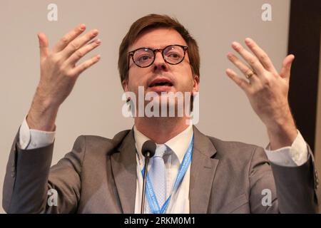 Curitiba, Brésil. 25 août 2023. PR - CURITIBA - 08/25/2023 - CURITIBA, SÉMINAIRE PORTOS BRASILEIROS - Dr. Juliano Heinen, avocat de Rio Grande do Sul, lors du séminaire Portos Brasileiros, à l'hôtel Bourbon Convention de Curitiba, ce vendredi (25). Événement créé par Portos do Parana débat sur le rôle des ports dans l'économie brésilienne et les principaux aspects de la loi portuaire. Photo : Robson Mafra/AGIF/Sipa USA crédit : SIPA USA/Alamy Live News Banque D'Images