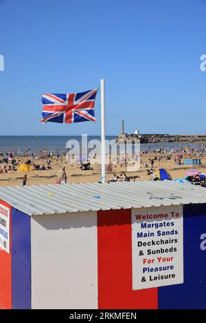 Margate main Sands par une chaude et ensoleillée journée d'août, dans l'est du Kent, Royaume-Uni Banque D'Images