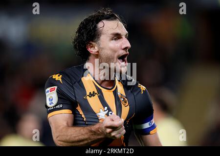 Lewie Coyle de Hull City réagit lors du match de championnat Sky Bet au MKM Stadium de Hull. Date de la photo : Vendredi 25 août 2023. Banque D'Images