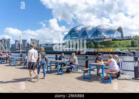 Sage Gateshead de Quayside on River Tyne, Newcastle upon Tyne, Tyne and Wear, Angleterre, Royaume-Uni Banque D'Images