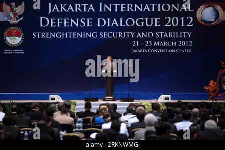 Bildnummer : 57577492 Datum : 21.03.2012 Copyright : imago/Xinhua (120321) -- JAKARTA, 21 mars 2012 (Xinhua) -- le président indonésien Susilo Bambang Yudhoyono prend la parole lors de la cérémonie d'ouverture du dialogue international sur la défense de Jakarta (JIDD II) à Jakarta le 21 mars 2012. JIDD II durerait trois jours, avec la participation de 1 500 délégués de 37 pays et régions. (Xinhua/Jiang Fan) (zcc) INDONESIA-JAKARTA-JIDD II-OPENING PUBLICATIONxNOTxINxCHN People Politik xcb x0x 2012 quer premiumd 57577492 Date 21 03 2012 Copyright Imago XINHUA Jakarta Mars 21 2012 XINHUA Indonesian P Banque D'Images