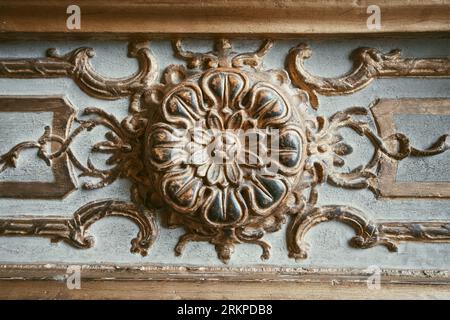 Une variété de scènes du chef-d'œuvre rococo et baroque qu'est le château de versailles par une journée hivernale froide et humide. Banque D'Images