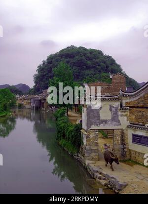 Bildnummer : 57963627 Datum : 05.05.2012 Copyright : imago/Xinhua (120507) -- JIANGYONG, 7 mai 2012 (Xinhua) -- une photo prise le 5 mai 2012 montre une vue du village de Shanggantang, comté de Jiangyong, province du Hunan en Chine centrale. Shanggantang Village, avec une histoire de plus de 1 000 ans, se situe à 25 kilomètres au sud-ouest de Jiangyong et compte plus de 400 familles. La plupart des villageois sont surnommés Zhou. Jusqu'à présent, il reste encore plus de 200 maisons de résidents et un certain nombre d'autres reliques historiques construites dans les dynasties Ming (1368-1644) et Qing (1644-1911). (Xinhua/Li GA) (Ly) CHINE- Banque D'Images