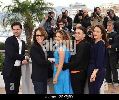 Bildnummer: 58005887  Datum: 19.05.2012  Copyright: imago/Xinhua (120519) -- CANNES, May 19, 2012 (Xinua) -- Melvil Poupaud, Nathalie Baye, Suzanne Clement, director Xavier Dolan and Monia Chokri (from L to R), the cast members of the film Laurence Anyways pose for photos during a photo call at the 65th Cannes Film Festival, in Cannes, southern France, May 19, 2012. (Xinhua/Ye Pingfan) (dzl) FRANCE-CANNES FILM FESTIVAL-PHOTOCALL-LAURENCE ANYWAYS PUBLICATIONxNOTxINxCHN People Kultur Entertainment Film Filmfestival Filmfestspiele 65 xda x0x premiumd 2012 quer      58005887 Date 19 05 2012 Copyri Stock Photo