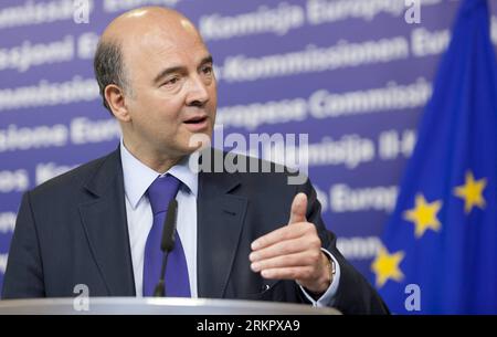 Bildnummer : 58069143 Datum : 04.06.2012 Copyright : imago/Xinhua (120604) -- BRUXELLES, 4 juin 2012 (Xinhua) -- Pierre Moscovici, ministre français de l'économie, des Finances et de l'Industrie, s'exprime lors d'une conférence de presse avec le commissaire européen aux Affaires économiques et monétaires OllixRehn (non vu) au siège de l'UE à Bruxelles, capitale de la Belgique, le 4 juin 2012. Pierre Moscovici a déclaré que Paris soutenait l'idée d'un système intégré à travers l'Europe pour superviser le secteur bancaire et d'utiliser le fonds de sauvetage du mes de la zone euro pour recapitaliser les banques en difficulté. (Xinhua/Thierry Monasse) (yt) BELGIQUE- Banque D'Images