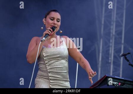 Portsmouth, Royaume-Uni. 25 août 2023. Chanteuse-compositrice britannique née à Londres, Rachel Agatha Keen connue sous son nom de scène raye se produit en direct sur scène au Victorious Festival. (Photo de Dawn Fletcher-Park/SOPA Images/Sipa USA) crédit : SIPA USA/Alamy Live News Banque D'Images