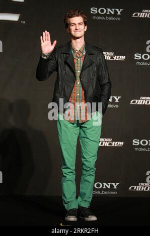 Bildnummer : 58104898 Datum : 14.06.2012 Copyright : imago/Xinhua (120614) -- SÉOUL, 14 juin 2012 (Xinhua) -- l'acteur américain Andrew Garfield pose pour une photo lors d'une conférence de presse pour la première mondiale de The Amazing Spider-Man à Séoul, Corée du Sud, le 14 juin 2012. (Xinhua/Park Jin hee) (nxl) CORÉE DU SUD-SEOUL-MOVIE-SPIDER-MAN PUBLICATIONxNOTxINxCHN People Entertainment Kultur film PK Premiumd xbs x0x 2012 hoch 58104898 Date 14 06 2012 Copyright Imago XINHUA Séoul juin 14 2012 l'acteur Andrew Garfield de XINHUA pose pour la photo lors d'une conférence de presse pour la première mondiale de l'AMAZ Banque D'Images