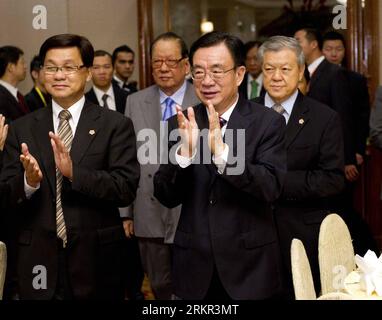 Bildnummer: 58112507  Datum: 15.06.2012  Copyright: imago/Xinhua (120616) -- KUALA LUMPUR, June 16, 2012 (Xinhua) -- He Guoqiang (R, front), a member of the Standing Committee of the Political Bureau of the Communist Party of China (CPC) Central Committee and head of the CPC Central Commission for Discipline Inspection, attends a breakfast banquet held by the Federation of Chinese Associations Malaysia in Kuala Lumpur, capital of Malaysia, June 15, 2012. (Xinhua/Huang Jingwen) (zhs) MALAYSIA-CHINA-HE GUOQIANG-BREAKFAST BANQUET PUBLICATIONxNOTxINxCHN People Politik xda x0x 2012 quer      581125 Stock Photo