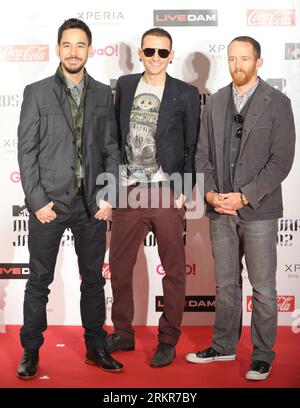 Bildnummer: 58141507  Datum: 23.06.2012  Copyright: imago/Xinhua (120623) -- CHIBA, June 23, 2012 (Xinhua) -- Linkin Park members pose on the red carpet at MTV Video Music Awards Japan 2012 in Chiba, Japan, on June 23, 2012. (Xinhua/Kenichiro Seki) (dtf) JAPAN-CHIBA-MTV VIDEO MUSIC AWARDS JAPAN 2012 PUBLICATIONxNOTxINxCHN People Entertainment Musik xda x0x 2012 hoch      58141507 Date 23 06 2012 Copyright Imago XINHUA  Chiba June 23 2012 XINHUA Linkin Park Members Pose ON The Red Carpet AT MTV Video Music Awards Japan 2012 in Chiba Japan ON June 23 2012 XINHUA Kenichiro Seki  Japan Chiba MTV V Stock Photo