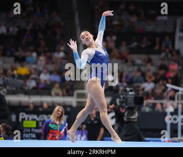 25 août 2023 : Leanne Wong exécute sa routine de plancher lors de la Journée de la femme 1 des Championnats américains de gymnastique 2023 à SAP Arena à San Jose, CA. Kyle Okita/CSM (image de crédit : © Kyle Okita/Cal Sport Media) crédit : Cal Sport Media/Alamy Live News Banque D'Images