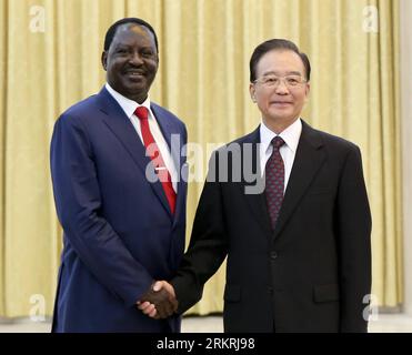Bildnummer : 58255517 Datum : 18.07.2012 Copyright : imago/Xinhua (120718) -- BEIJING, 18 juillet 2012 (Xinhua) -- le Premier ministre chinois Wen Jiabao (à droite) serre la main du Premier ministre kenyan Raila Amollo Odinga, à Beijing, capitale de la Chine, le 18 juillet 2012. (Xinhua/Ding Lin) CHINA-KENYA-FOCAC-WEN JIABAO-ODINGA-MEET (CN) PUBLICATIONxNOTxINxCHN People Politik x0x xst 2012 quadrat 58255517 Date 18 07 2012 Copyright Imago XINHUA Beijing juillet 18 2012 le Premier ministre chinois XINHUA Wen Jiabao r serre la main du Premier ministre kenyan Raila Amollo Odinga à Beijing capitale de la Chine juillet 18 2012 XINHUA Thing Li Banque D'Images