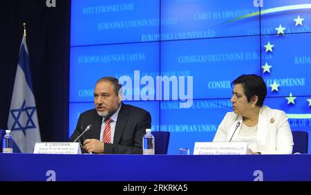 Bildnummer: 58273873  Datum: 24.07.2012  Copyright: imago/Xinhua (120724) -- BRUSSELS, July 24, 2012 (Xinhua) -- Israeli Foreign Minister Avigdor Lieberman (L) and Cypriot Foreign Affairs Minister Erato Kozakou-Marcoulis attend a press conference at the EU Headquarters in Brussels, capital of Belgium, July 24, 2012. (Xinhua/Ye Pingfan) BELGIUM-EU-ISRAEL-FM-MEETING PUBLICATIONxNOTxINxCHN People Politik Brüssel xsp x0x 2012 quer Highlight premiumd      58273873 Date 24 07 2012 Copyright Imago XINHUA  Brussels July 24 2012 XINHUA Israeli Foreign Ministers Avigdor Lieberman l and Cypriot Foreign A Stock Photo