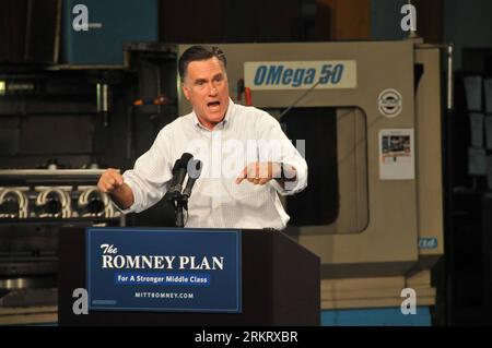Bildnummer : 58322298 Datum : 07.08.2012 Copyright : imago/Xinhua (120807) -- CHICAGO, 7 août 2012 (Xinhua) -- Mitt Romney, candidat présidentiel républicain et ancien gouverneur du Massachusetts, parle à des partisans dans une usine au village Elk Grove, banlieue ouest de Chicago, Illinois, 7 août 2012. (Xinhua/Zhang Baoping) U.S.-CHICAGO-ROMNEY PUBLICATIONxNOTxINxCHN People Politik USA Wahl Präsidentschaftswahl Wahlkampf xbs x0x 2012 quer 58322298 Date 07 08 2012 Copyright Imago XINHUA Chicago août 7 2012 XINHUA candidat républicain à la présidence et ancien gov du Massachusetts Mitt Romney parle t Banque D'Images