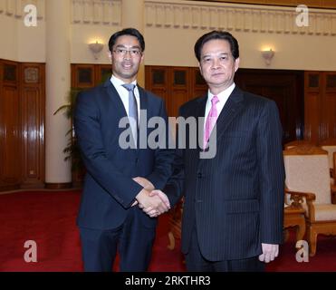 Bildnummer: 58488240  Datum: 17.09.2012  Copyright: imago/Xinhua (120918) -- HANOI, Sept. 18, 2012 (Xinhua) -- Vietnamese Prime Minister Nguyen Tan Dung (R) shakes hands with visiting German Federal Minister of Economics and Technology and Vice Chancellor Philipp Roesler in Hanoi, Vietnam, Sept. 18, 2012. Roesler arrived in Vietnam on Sept. 17 for a three-day visit. (Xinhua)(zyw) VIETNAM-HANOI-GERMANY-ROESLER-VISIT PUBLICATIONxNOTxINxCHN people Politik xas x0x premiumd 2012 quadrat      58488240 Date 17 09 2012 Copyright Imago XINHUA  Hanoi Sept 18 2012 XINHUA Vietnamese Prime Ministers Nguyen Stock Photo