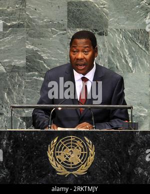 Bildnummer : 58514982 Datum : 25.09.2012 Copyright : imago/Xinhua (120925) -- NEW YORK, 25 septembre 2012 (Xinhua) -- le Président du Bénin, Yayi Boni, prononce un discours lors de la 67e session du débat général annuel de l Assemblée générale des Nations Unies au siège de l ONU à New York, aux États-Unis, le 25 septembre 2012. Le débat a commencé ici mardi. (Xinhua/Shen Hong) un-NEW YORK-ASSEMBLÉE GÉNÉRALE-DÉBAT ANNUEL PUBLICATIONxNOTxINxCHN People Politik un Vollverammlung Generaldebat Vereinte Nationen Porträt premiumd Aufmacher x0x xax 2012 hoch 58514982 Date 25 09 2012 Copyright Imago XINHUA New York sept 25 2012 XI Banque D'Images