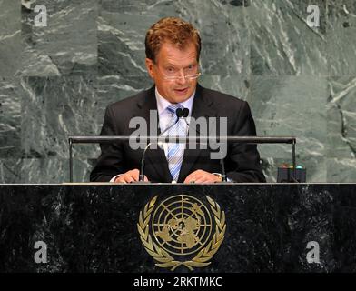 (120925) -- NEW YORK, 25 septembre 2012 (Xinhua) -- le président finlandais Sauli Niinisto s'adresse à la 67e session du débat général annuel de l'Assemblée générale des Nations Unies au siège de l'ONU à New York, aux États-Unis, le 25 septembre 2012. Le débat a commencé ici mardi. (Xinhua/Shen Hong) un-NEW YORK-ASSEMBLÉE GÉNÉRALE-DÉBAT ANNUEL PUBLICATIONxNOTxINxCHN Banque D'Images