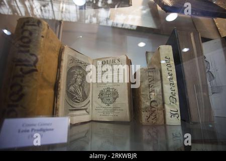 Bildnummer : 58658566 Datum : 01.11.2012 Copyright : imago/Xinhua BUENOS AIRES, (Xinhua) -- les livres sont vus à la 8e Foire du livre antique à Buenos Aires, capitale de l'Argentine, le 1 novembre 2012. (Xinhua/Martin Zabala) (mz) (jp) (sp) (zjl) ARGENTINE-BUENOS AIRES-SALON DU LIVRE ANTIQUE PUBLICATIONxNOTxINxCHN Kultur Buch Antiquitäten Antiquitätenmesse xas x0x 2012 quer 58658566 Date 01 11 2012 Copyright Imago XINHUA Buenos Aires les livres XINHUA sont des lacs À la 8e Foire du livre antique à Buenos Aires capitale de l'Argentine novembre 1 2012 XINHUA Martin Zabala MZ JP SP Argentina Foire du livre antique de Buenos Aires Banque D'Images