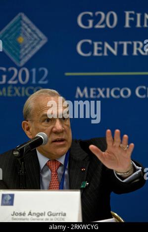 Bildnummer : 58665630 Datum : 04.11.2012 Copyright : imago/Xinhua MEXICO, 4 novembre 2012 - Jose Angel Gurria, secrétaire général de l'Organisation de coopération et de développement économiques (OCDE), prononce un discours lors de l'événement intitulé accroître la résilience financière par la gestion des risques de catastrophe dans le cadre du G20 Finance Misters? Et les gouverneurs des banques centrales ? Réunion, à Mexico, capitale du Mexique, le 4 novembre 2012. (Xinhua/Zhang Jiayang) MEXICO-MEXICO CITY-FINANCE-G20 PUBLICATIONxNOTxINxCHN People Politik G20 G 20 Treffen Finanzminister Finanzministertreffen Porträt xns x0 Banque D'Images