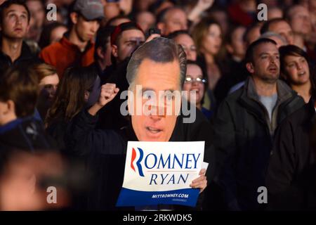 Bildnummer : 58669558 Datum : 05.11.2012 Copyright : imago/Xinhua MANCHESTER, 5 nov. 2012 - Un partisan du candidat républicain américain Mitt Romney assiste à un rassemblement à Manchester, dans l'État américain du New Hampshire, le 5 novembre 2012.(Xinhua/Wang Lei) (nxl) U.S.-PRESIDENTIAL ELECTION-ROMNEY-NEW HAMPSHIRE-RALLYE PUBLICATIONxNOTxINxCHN Politik People Wahlkampf Wahl Präsidentschaftswahl USA quumx 2012 58669558 Date 05 11 2012 Copyright Imago XINHUA Manchester Nov 5 2012 un partisan du candidat républicain à la présidentielle Mitt Romney assiste à un rassemblement à Manchester, dans l'État de N, aux États-Unis Banque D'Images