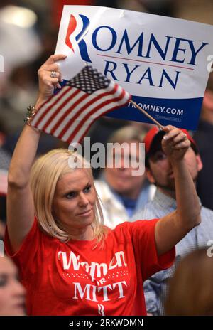 Bildnummer : 58669556 Datum : 05.11.2012 Copyright : imago/Xinhua MANCHESTER, 5 nov. 2012 - Un partisan du candidat républicain américain Mitt Romney assiste à un rassemblement à Manchester, dans l'État américain du New Hampshire, le 5 novembre 2012.(Xinhua/Wang Lei) (nxl) ÉLECTION PRÉSIDENTIELLE américaine-ROMNEY-NEW HAMPSHIRE-RALLYE PUBLICATIONxNOTxINxCHN Politik People Wahlkampf WAHL Präsidentschaftswahl USA hx0x 2012 58669556 Date 05 11 2012 Copyright Imago XINHUA Manchester Nov 5 2012 un partisan du candidat républicain à la présidentielle Mitt Romney assiste à un rassemblement à Manchester, dans l'État de N, aux États-Unis Banque D'Images