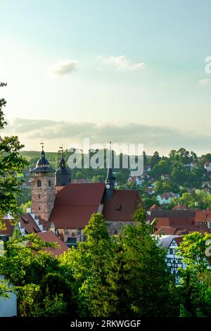 Balade à vélo en été à travers l'arrière-pays de Schmalkalden jusqu'à Werratal près de Breitungen - Thuringe - Allemagne Banque D'Images