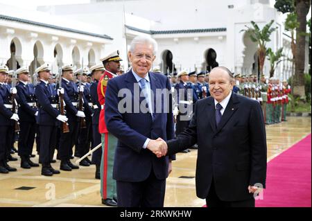 Bildnummer : 58702758 Datum : 14.11.2012 Copyright : imago/Xinhua (121114) -- ALGER, 14 novembre 2012 (Xinhua) -- le président algérien Abdelaziz Bouteflika (à droite) reçoit le président du Conseil italien des ministres Mario Monti, au palais présidentiel d'Alger, Algérie, le 14 novembre 2012. Mario Monti a entamé mercredi une visite officielle en Algérie pour renforcer les relations bilatérales. (Xinhua/Mohamed Kadri) ALGÉRIE-ITALIE-VISITE PUBLICATIONxNOTxINxCHN Politik People xas x0x 2012 quer premiumd 58702758 Date 14 11 2012 Copyright Imago XINHUA Alger Nov 14 2012 XINHUA Président algérien Abdel AZI Banque D'Images