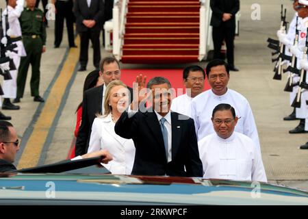 Bildnummer: 58716877  Datum: 19.11.2012  Copyright: imago/Xinhua (121119) -- YANGON, Nov. 19, 2012 (Xinhua) -- U.S. President Barack Obama (C) arrives at the Yangon International Airport in Yangon, Myanmar, Nov. 19, 2012. Newly re-elected U.S. President Barack Obama arrived here Monday morning to kick off his hours working visit to Myanmar, becoming the first sitting U.S. president to visit the Southeast Asian nation in the history of Myanmar-U.S. relations. (Xinhua/U Aung) (ybg) MYANMAR-YANGON-U.S.-OBAMA-ARRIVAL PUBLICATIONxNOTxINxCHN People Politik Ankunft Flughafen premiumd x0x xmb 2012 que Stock Photo