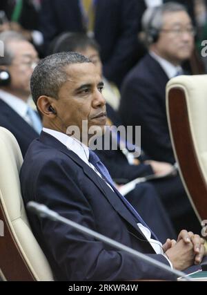 Bildnummer : 58722747 Datum : 20.11.2012 Copyright : imago/Xinhua (121120) -- PHNOM PENH, 20 novembre 2012 (Xinhua) -- le président américain Barack Obama assiste au 7e Sommet de l'Asie de l'est (EAS) à Phnom Penh, Cambodge, le 20 novembre 2012. Le 7e Sommet de l’Asie de l’est (EAS) s’est ouvert ici mardi en présence des dirigeants de 10 États membres de l’ASEAN et de huit partenaires du dialogue ainsi que des dirigeants de certaines institutions financières internationales. (Xinhua/Liao Zida) (nxl) CAMBODGE-PHNOM PENH-7E SOMMET DE L'ASIE DE L'EST PUBLICATIONxNOTxINxCHN personnes Politik Konferenz Gipfel USA premiumd x0x xac 2012 hoch 58722747 Date 20 11 Banque D'Images