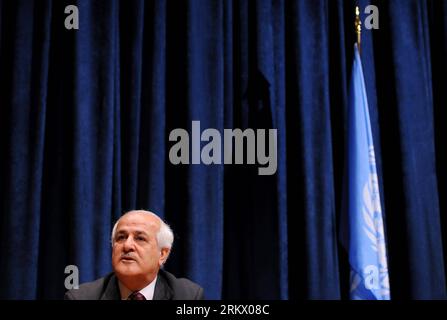 Bildnummer : 58829947 Datum : 27.11.2012 Copyright : imago/Xinhua (121127) -- NEW YORK, 27 novembre 2012 (Xinhua) -- Riyad Mansour, observateur permanent de la Palestine auprès des Nations Unies, assiste à une conférence de presse au siège de l'ONU à New York, aux États-Unis, le 27 novembre 2012. Mansour a déclaré mardi que le président palestinien Mahmoud Abbas sour soumettrait la candidature palestinienne pour un statut d’État non-membre à l’Assemblée générale des Nations Unies jeudi, comme prévu, ce qui sera un moment historique pour les Palestiniens et l’organisation mondiale. (Xinhua/Shen Hong) un-NEW YORK-PALESTINE PUBLICATIONxNOTxINxC Banque D'Images