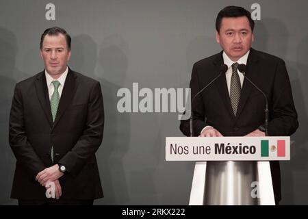 Bildnummer: 58857374  Datum: 30.11.2012  Copyright: imago/Xinhua (121201) -- MEXICO CITY, Nov. 30, 2012 (Xinhua) -- Miguel Angel Osorio Chong (R), appointed interior minister, participates in a press conference in Mexico City, capital of Mexico, on Nov. 30, 2012.  (Xinhua/Pedro Mera) (mp) (ce) MEXICO-MEXICO CITY-GOVERNMENT PUBLICATIONxNOTxINxCHN People Politik premiumd xns x1x 2012 quer     58857374 Date 30 11 2012 Copyright Imago XINHUA  Mexico City Nov 30 2012 XINHUA Miguel Angel Osorio Chong r Appointed Interior Ministers participates in a Press Conference in Mexico City Capital of Mexico O Stock Photo