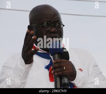 Bildnummer : 58908861 Datum : 11.12.2012 Copyright : imago/Xinhua, principal parti d opposition du Ghana, le candidat à la présidence du Nouveau Parti patriotique (NPP), Nana Addo Dankwa Akufo-Addo, parle à ses partisans devant le siège du NPP à Accra, Ghana, le 11 décembre 2012. (Xinhua/Sabina Adu Wusu) GHANA-ÉLECTION-PARTI D'OPPOSITION PUBLICATIONxNOTxINxCHN Politik People Porträt Wahl Wahlkampf x1x xac 2012 quadrat 58908861 Date 11 12 2012 Copyright Imago XINHUA Ghana S opposition principale Nouveau Parti patriotique candidat à la présidence du NPP Nana Addo Dankwa Akufo Addo s'adresse à ses partisans devant le siège du NPP Banque D'Images