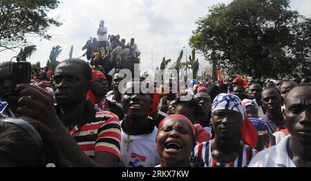 Bildnummer : 58908868 Datum : 11.12.2012 Copyright : imago/Xinhua les partisans de la principale opposition du Ghana, le Nouveau Parti patriotique (NPP), se rassemblent devant le siège du NPP à Accra, Ghana, le 11 décembre 2012. (Xinhua/Sabina Adu Wusu) GHANA-ÉLECTION-PARTI D'OPPOSITION PUBLICATIONxNOTxINxCHN Politik Wahl Wahlkampf Anhänger x1x xac 2012 quer 58908868 Date 11 12 2012 Copyright Imago XINHUA partisans du Ghana S principal opposition Nouveau Parti patriotique NPP se réunissent devant le siège du NPP à Accra Ghana DEC 11 2012 XINHUA Sabina Wusu Ghana ÉLECTION Parti de l'opposition PUBLICATIONxNOTxINxCHN choix politique El Banque D'Images