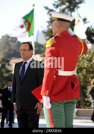 Bildnummer : 58937327 Datum : 20.12.2012 Copyright : imago/Xinhua (121220) -- ALGER, 20 décembre 2012 (Xinhua) -- le président français François Hollande rend hommage à la mémoire des martyrs de la glorieuse guerre de libération nationale au sanctuaire des martyrs à Alger, Algérie, le 20 décembre 2012. Le président français François Hollande est arrivé en Algérie le 19 décembre pour une visite d'Etat de deux jours.(Xinhua/Mohamed Kadri) (dzl) ALGÉRIE-FRANCE-PRÉSIDENT-VISITE PUBLICATIONxNOTxINxCHN People Politik premiumd x0x xmb 2012 hoch 58937327 Date 20 12 2012 Copyright Imago XINHUA Alger DEC 20 2012 XINHUA French présider Banque D'Images