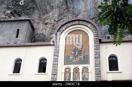 Monastère d'Ostrog, Bosnie-Herzégovine à l'été 2005. Banque D'Images