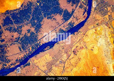 Nil en Égypte. Amélioration numérique d'une image par la NASA. Banque D'Images