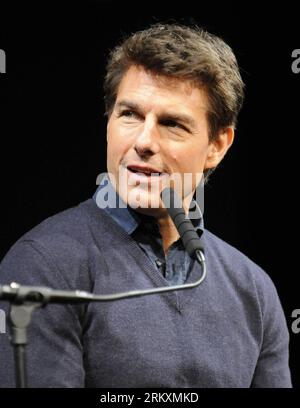 Bildnummer : 58996966 Datum : 09.01.2013 Copyright : imago/Xinhua (130109) -- TOKYO, 9 janvier 2013 (Xinhua) -- l'acteur américain Tom Cruise assiste à une conférence de presse pour son dernier film Jack Reacher à Tokyo, Japon, le 9 janvier 2013. Le film sera projeté au Japon le 1 février. (Xinhua/Kenichiro Seki) JAPAN-TOKYO-TOM CRUISE-MOVIE JACK REACHER PUBLICATIONxNOTxINxCHN People Entertainment film Premiumd x0x xmb 2013 hoch 58996966 Date 09 01 2013 Copyright Imago XINHUA Tokyo Jan 9 2013 XINHUA acteur américain Tom Cruise assiste à une conférence de presse pour son dernier film Jack à Tokyo Japon LE 9 2013 janvier le MOV Banque D'Images