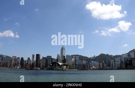 Bildnummer : 59017136 Datum : 10.01.2013 Copyright : imago/Xinhua (130110) -- HONG KONG, 10 janvier 2013 (Xinhua) -- la photo prise le 11 septembre 2012 montre des paysages de Hong Kong, dans le sud de la Chine. Le secrétaire financier par intérim de Hong Kong, K C Chan, a salué le 10 janvier 2013 le classement de Hong Kong comme l'économie la plus libre au monde pour la 19e année consécutive. Selon l'Indice de liberté économique 2013 publié par la U.S. Heritage Foundation et le Wall Street Journal, Hong Kong a obtenu un score de 89,3, bien au-dessus de la moyenne mondiale de 59,6. (Xinhua/Li Peng) (hdt) CHINA-HONG KONG-ECONOMY-RANKING (CN) PUBLICATIO Banque D'Images