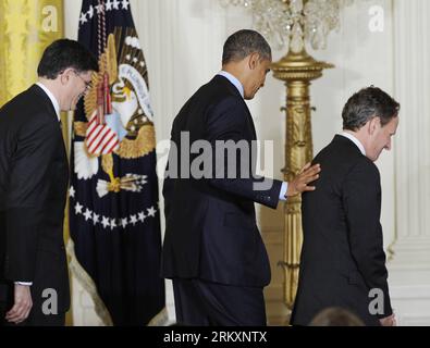 Bildnummer: 59024664  Datum: 10.01.2013  Copyright: imago/Xinhua (130110) -- WASHINGTON D.C., Jan. 10, 2013 (Xinhua) -- U.S. President Barack Obama (C), White House Chief of Staff Jacob Lew (L) and outgoing Treasury Secretary Timothy Geithner leave a nomination ceremony in the East Room of the White House in Washington D.C., capital of the United States, Jan. 10, 2013. U.S. President Barack Obama on Thursday picked White House Chief of Staff Jacob Lew as the next Treasury Secretary succeeding Timothy Geithner, a big step of shaping his economic team. (Xinhua/Zhang Jun) US-WASHINGTON-TREASURY S Stock Photo