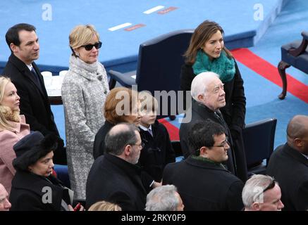 Bildnummer : 59113326 Datum : 21.01.2013 Copyright : imago/Xinhua (130121) -- WASHINGTON, 21 janvier 2013 (Xinhua) -- l’ancien président américain Jimmy carter (R, ligne centrale) arrive à la cérémonie d’assermentation de Barack Obama pour son second mandat en tant que président américain sur le front ouest du Capitole à Washington D.C., capitale des États-Unis, le 21 janvier 2013. (Xinhua/Fang Zhe) (jy) US-PRESIDENT-INAUGURAL CEREMONY-ARRIVAGES PUBLICATIONxNOTxINxCHN People Politik Eid Vereidigung Eid USA Amtseid premiumd x0x xmb 2013 quer 59113326 Date 21 01 2013 Copyright Imago XINHUA Washington Jan 21 2013 Banque D'Images