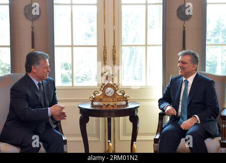 Bildnummer: 59305582  Datum: 05.03.2013  Copyright: imago/Xinhua (130305) -- ANKARA, March 5, 2013 (Xinhua) -- Photo released by the Presidential Palace of Turkey shows Turkish President Abdullah Gul (R) meeting with visiting Jordan s King Abdullah II at the presidential Cankaya Palace in Ankara, Turkey, on March 5, 2013. (Xinhua/Presidential Palace of Turkey) TURKEY-ANKARA-JORDAN-MEETING PUBLICATIONxNOTxINxCHN People Politik premiumd x0x xmb 2013 quer      59305582 Date 05 03 2013 Copyright Imago XINHUA  Ankara March 5 2013 XINHUA Photo released by The Presidential Palace of Turkey Shows Turk Stock Photo