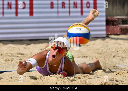 Brno, République tchèque. 26 août 2023. Miroslava Dunajova (CZE) en action lors du tournoi Brno Beach Pro 2023, dans le cadre de la série mondiale Beach Pro Tour, catégorie futures, le 26 août 2023, sur le barrage de Brno, en République tchèque. Crédit : Vaclav Salek/CTK photo/Alamy Live News Banque D'Images