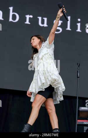 Portsmouth, Royaume-Uni. 26 août 2023. L'auteur-compositeur-interprète australien Natalie Jane Imbruglia se produisant en direct sur scène au Victorious Festival. Crédit : SOPA Images Limited/Alamy Live News Banque D'Images