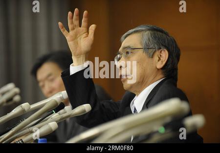 Bildnummer : 59400824 Datum : 21.03.2013 Copyright : imago/Xinhua (130321) -- TOKYO, 21 mars 2013 (Xinhua) -- Haruhiko Kuroda, nouveau gouverneur de la Banque du Japon (BOJ), prononce une conférence de presse au siège de la BOJ à Tokyo, Japon, le 21 mars 2013. (Xinhua/Kenichiro Seki) (zjl) JAPAN-TOKYO-BOJ-PRESS CONFERENCE PUBLICATIONxNOTxINxCHN Politik Wirtschaft People x0x xdd premiumd 2013 quer 59400824 Date 21 03 2013 Copyright Imago XINHUA Tokyo Mars 21 2013 XINHUA la Banque du Japon le nouveau gouverneur de la BOJ Haruhiko Kuroda prononce une conférence de presse AU siège de la BOJ à Tokyo Japon EN mars Banque D'Images