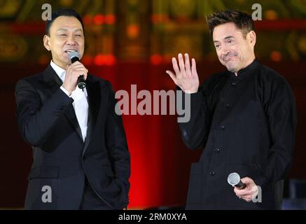 Bildnummer: 59481064  Datum: 06.04.2013  Copyright: imago/Xinhua BEIJING, April 6, 2013 -- Robert Downey Jr. (R), leading actor of the Hollywood superhero movie Iron Man 3, poses for photos with Chinese actor Wang Xueqi during a promotional event of the movie at the Imperial Ancestral Temple in Beijing, capital of China, April 6, 2013. The movie Iron Man 3 is planned to release on the Chinese mainland in May. (Xinhua) (lfj) CHINA-BEIJING- IRON MAN 3 -PROMOTION (CN) PUBLICATIONxNOTxINxCHN Entertainment people xas x0x 2013 quer premiumd     59481064 Date 06 04 2013 Copyright Imago XINHUA Beijing Stock Photo