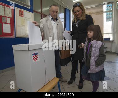 Bildnummer: 59514958  Datum: 14.04.2013  Copyright: imago/Xinhua (130414) -- ZAGREB, April 14, 2013 (Xinhua) -- Croatians cast their votes at a polling station in Zagreb, capital of Croatia, April 14, 2013. Croatia held the first elections for its 12 Members of the European Parliament (EP) on Sunday on the eve of the country s accession to the European Union (EU) on July 1.(Xinhua/Miso Lisanin) CROATIA-ZAGREB-EU PARLIAMENT ELECTIONS PUBLICATIONxNOTxINxCHN Politik Wahl xjh x0x premiumd 2013 quer      59514958 Date 14 04 2013 Copyright Imago XINHUA  Zagreb April 14 2013 XINHUA croatians Cast the Stock Photo